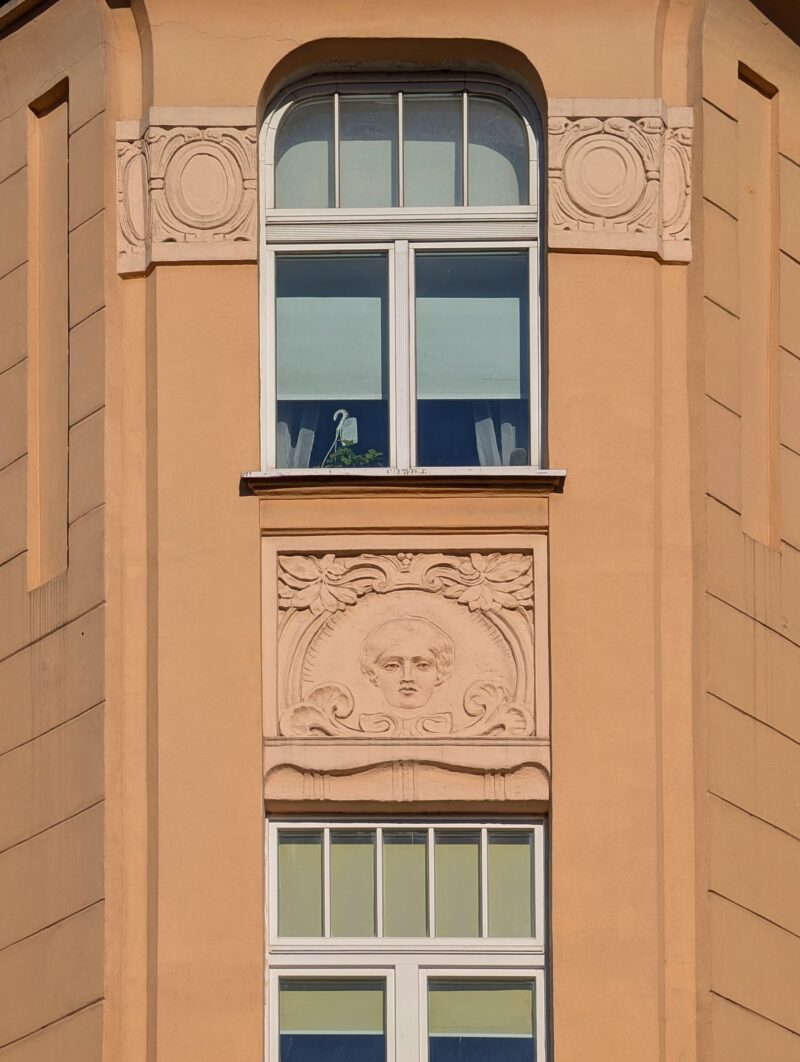 PXL_20250929_133049205_copy_1900x2523